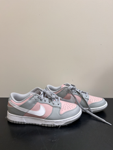 Load image into Gallery viewer, Nike Womens Athletic Shoes Womens 8
