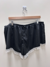 Load image into Gallery viewer, No Boundaries Short Skirt Size XXL
