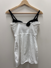 Load image into Gallery viewer, Edikted Dress Size Small
