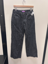 Load image into Gallery viewer, Edikted Pants Size Small
