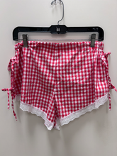 Load image into Gallery viewer, Colsie Shorts Size Medium
