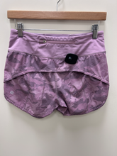 Load image into Gallery viewer, Lululemon Athletic Shorts Size Medium
