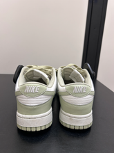 Load image into Gallery viewer, Nike Casual Shoes Womens 7
