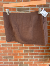 Load image into Gallery viewer, Shein Short Skirt Size Medium
