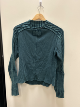 Load image into Gallery viewer, Free People Long Sleeve Top Size Medium
