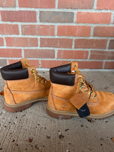 Load image into Gallery viewer, Timberland Boots Mens 7
