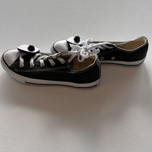 Load image into Gallery viewer, Converse Casual Shoes Womens 5
