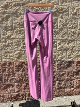 Load image into Gallery viewer, Lulu Lemon Athletic Pants Size 5/6 (28)
