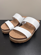 Load image into Gallery viewer, Sandals Womens 6.5
