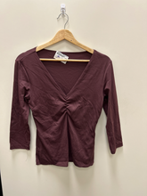 Load image into Gallery viewer, Long Sleeve Top Size Medium
