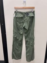 Load image into Gallery viewer, Brandy Melville Pants Size Small
