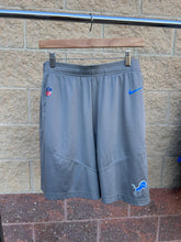 Load image into Gallery viewer, Nike Dri Fit Athletic Shorts Size Large
