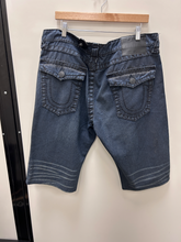 Load image into Gallery viewer, True Religion Shorts Size 40
