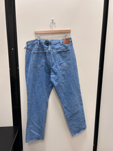 Load image into Gallery viewer, Abercrombie &amp; Fitch Denim Size 36
