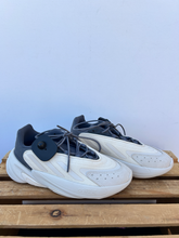 Load image into Gallery viewer, Adidas Casual Shoes Womens 6.5
