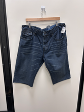 Load image into Gallery viewer, True Religion Shorts Size 40
