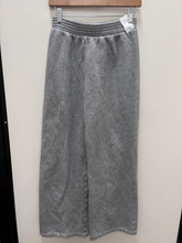 Load image into Gallery viewer, Zara Pants Size Medium

