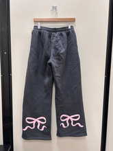 Load image into Gallery viewer, Edikted Pants Size Small
