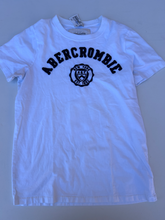 Load image into Gallery viewer, Abercrombie &amp; Fitch T-shirt Size Large

