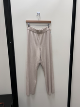 Load image into Gallery viewer, Abercrombie &amp; Fitch Pants Size Large

