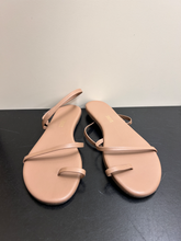 Load image into Gallery viewer, Sandals Womens 9
