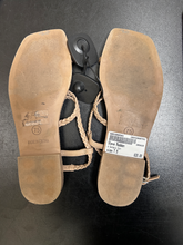 Load image into Gallery viewer, Steve Madden Sandals Womens 7.5
