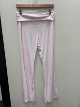 Load image into Gallery viewer, Pants Size Medium
