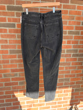 Load image into Gallery viewer, Pac Sun Pants Size 3/4 (27)
