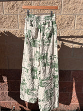 Load image into Gallery viewer, Urban Outfitters ( U ) Pants Size Extra Small
