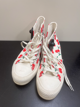 Load image into Gallery viewer, Converse Casual Shoes Womens 6
