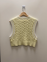 Load image into Gallery viewer, Tna Sweater Size Extra Small
