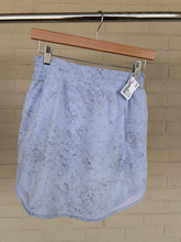 Load image into Gallery viewer, Lulu Lemon Athletic Shorts Size 5/6
