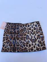 Load image into Gallery viewer, Shein Short Skirt Size Medium
