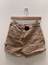 Load image into Gallery viewer, American Eagle Shorts Size 5/6

