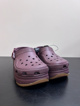 Load image into Gallery viewer, Crocs Casual Shoes Womens 8
