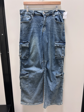 Load image into Gallery viewer, Vip Denim Size 11/12 (31)
