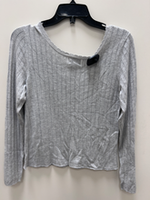 Load image into Gallery viewer, Nicole Miller Long Sleeve Top Size Medium
