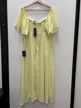 Load image into Gallery viewer, Lulus Maxi Dress Size Medium
