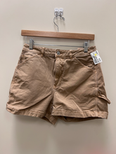 Load image into Gallery viewer, American Eagle Shorts Size 5/6
