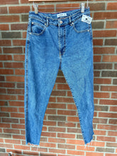 Load image into Gallery viewer, Pull And Bear Denim Size 7/8 (29)
