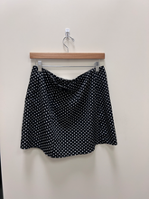 Load image into Gallery viewer, Princess Polly Short Skirt Size 9/10

