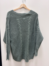 Load image into Gallery viewer, Aerie Sweater Size Large
