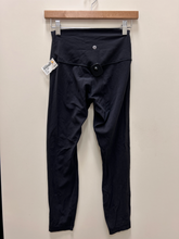Load image into Gallery viewer, Lulu Lemon Athletic Pants Size Medium
