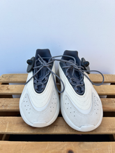 Load image into Gallery viewer, Adidas Casual Shoes Womens 6.5
