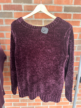 Load image into Gallery viewer, Orvis Sweater Size Small
