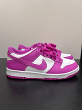 Load image into Gallery viewer, Nike Casual Shoes Womens 8
