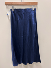 Load image into Gallery viewer, Babaton Long Skirt Size Extra Small
