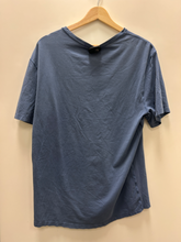 Load image into Gallery viewer, Lulu Lemon Athletic Top Size Medium
