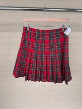 Load image into Gallery viewer, Brandy Melville Short Skirt Size Small
