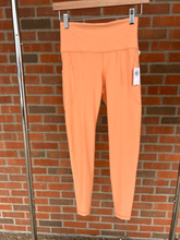 Load image into Gallery viewer, Old Navy Active Athletic Pants Size Extra Small
